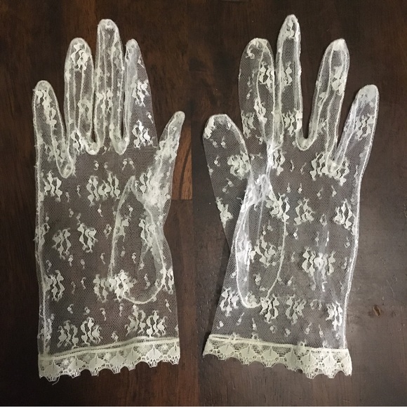 Vintage Accessories - 🛑SOLD🛑OS Lace Gloves Vintage